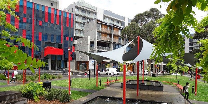 Swinburne là đại học công lập ở Melbourne thuộc Úc