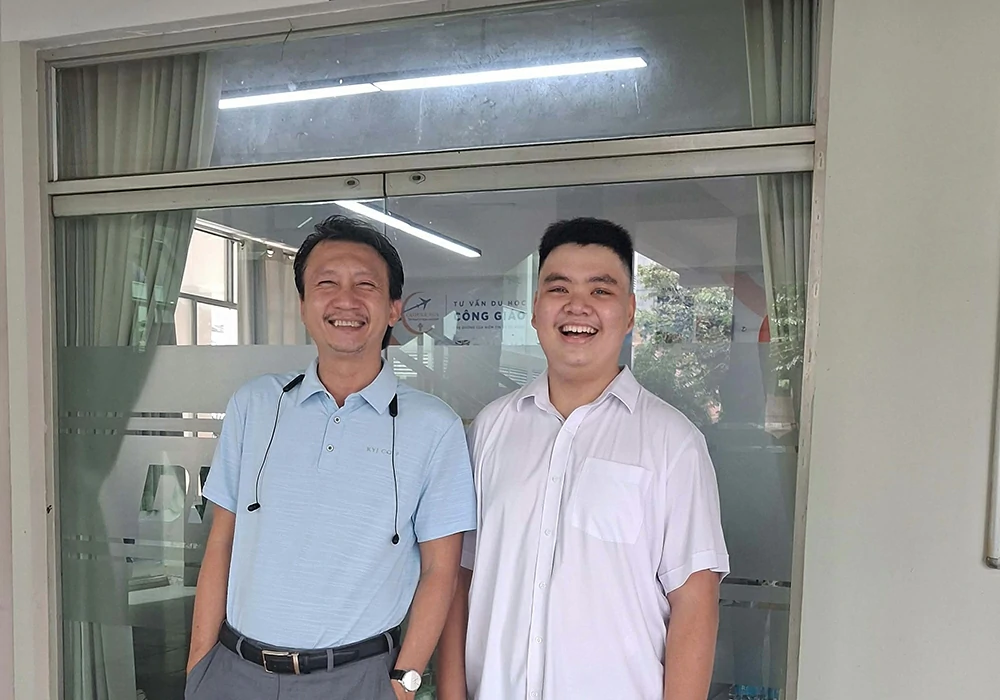 Công thì không lẫn với Quạ!