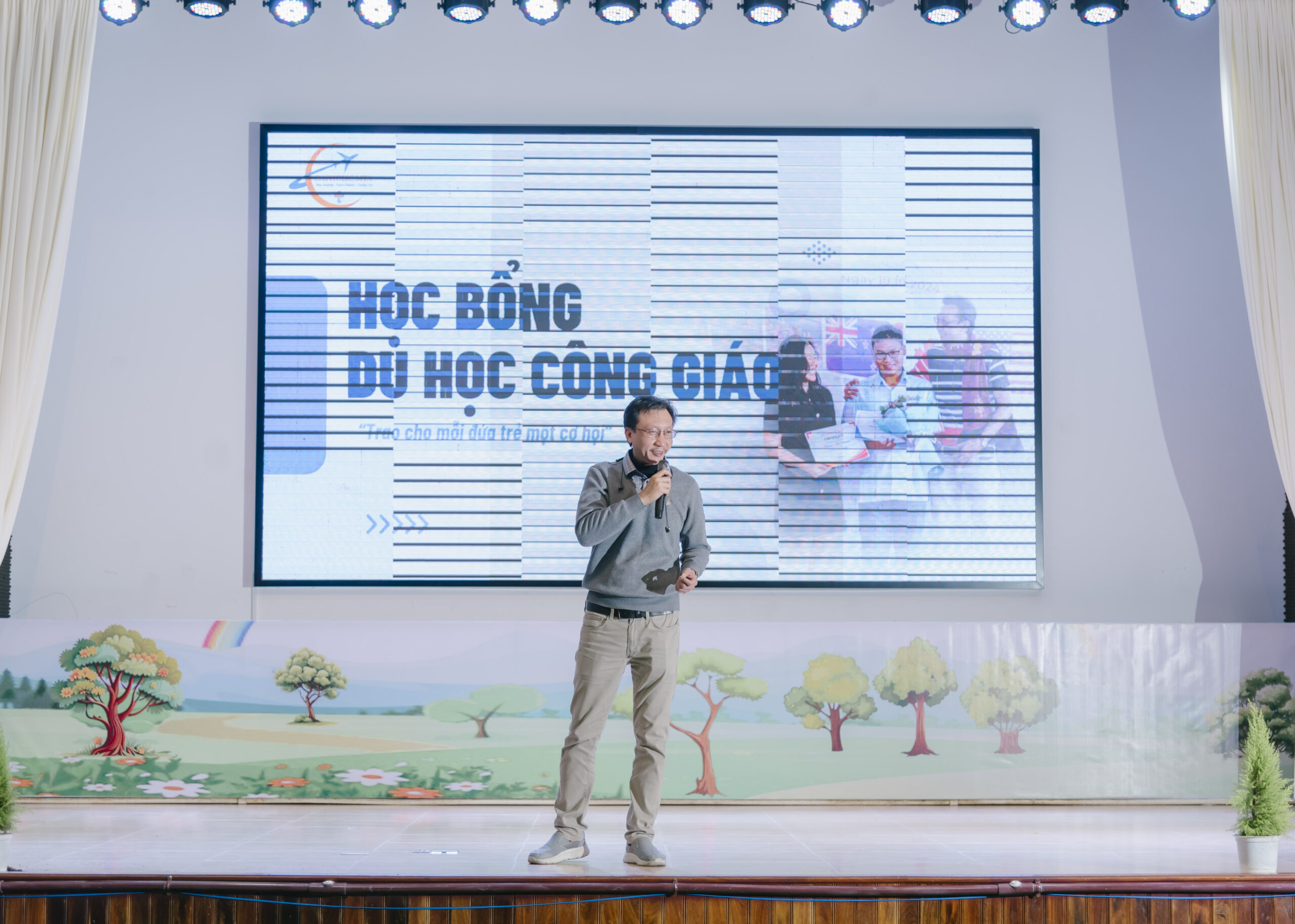 Học bổng THPT có những loại nào? 4 khái niệm phụ huynh thường nhầm lẫn