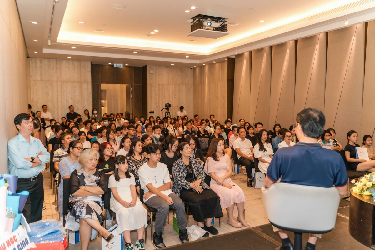 Một ngày bình thường của du học sinh THPT có gì khác tưởng tượng của cha mẹ?